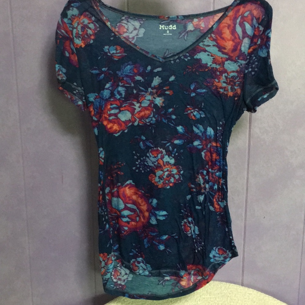 Lightweight flower T